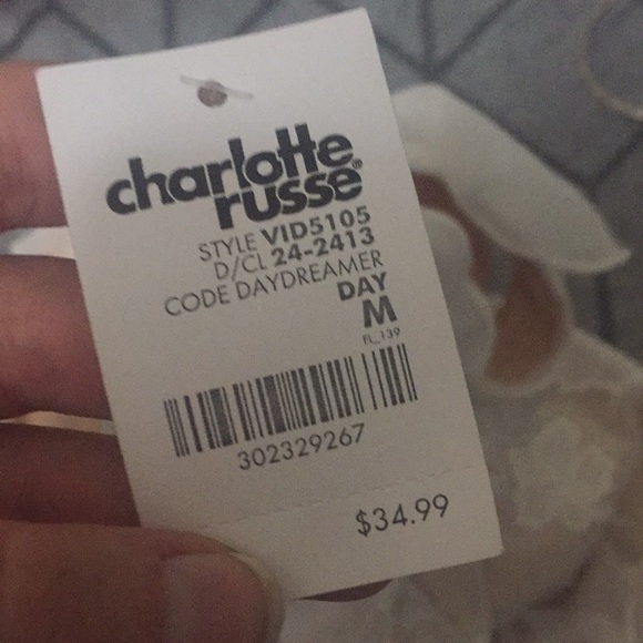 NEVER BEEN WORN Charlotte Russe Romper - Picture 2 of 8